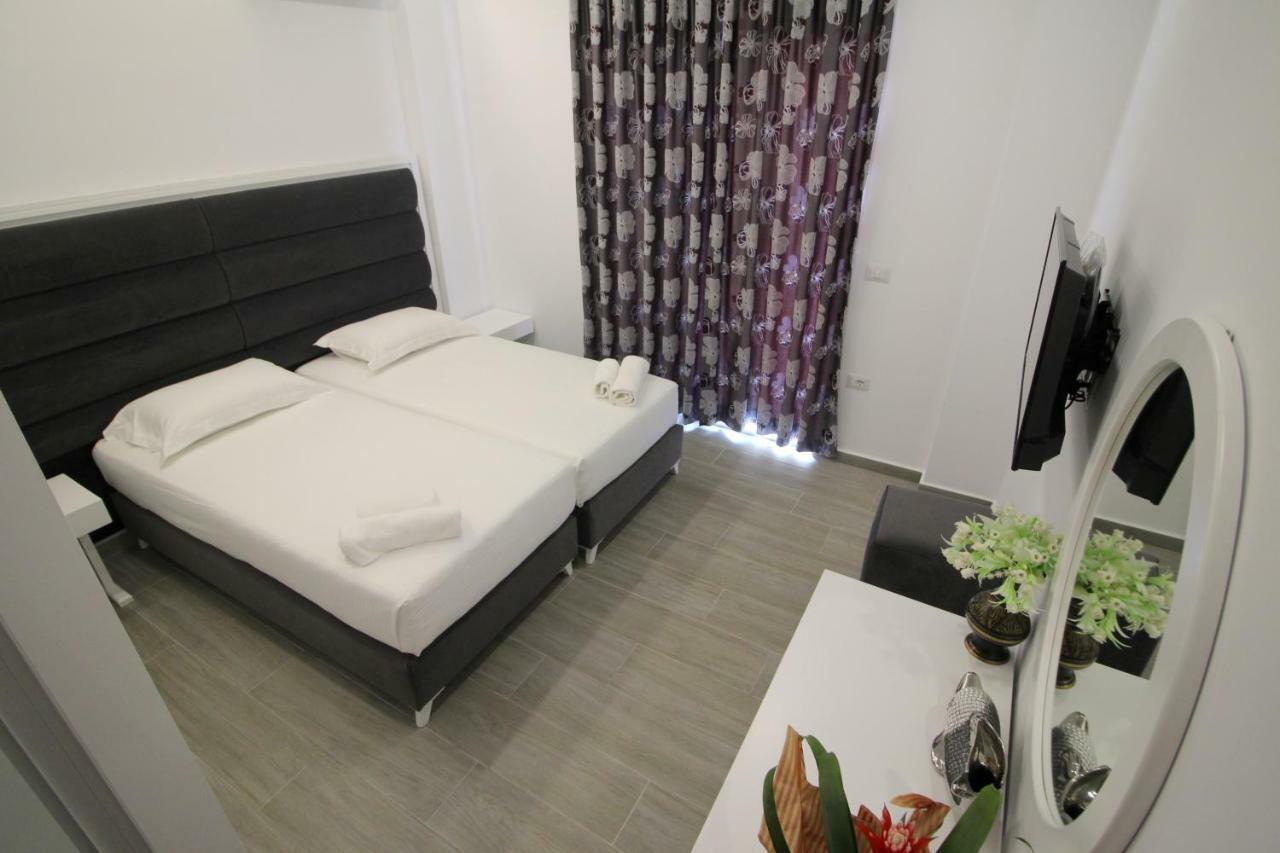 Edina By Hp Hotel Saranda Kültér fotó